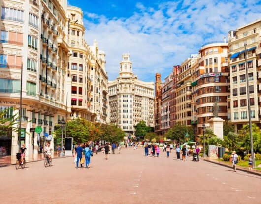 plaza-del-ajuntament-square-valencia-spain_78361-21969